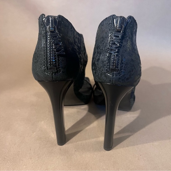 DKNY Women's Dava Ankle Strap Cuff Dress Sandals Black High Heel Size US 8.5 M - Picture 5 of 11